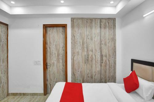 Hotel Oyo 82100 Golden Residency