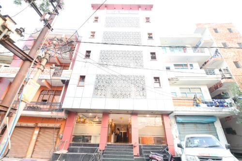 Hotel Hari International - Noida Sector 11