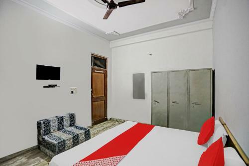 Hotel Oyo 82128 Golden Regency