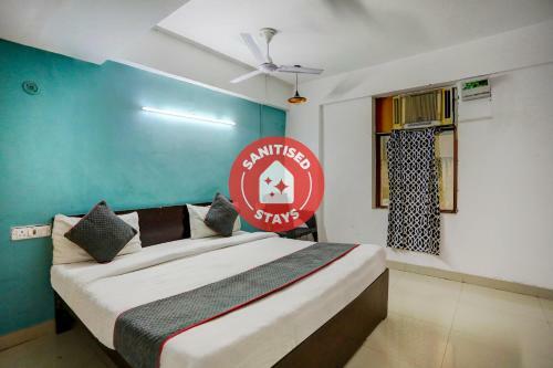 Collection O 82470 Hotel Rent Abode Aone Inn