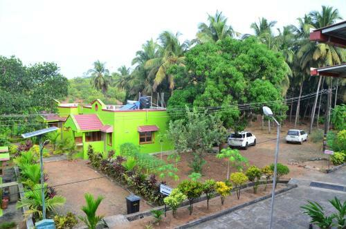 Hotel Staymaker Sunny's Serenity Resort