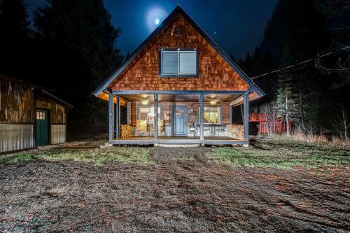 The Knotty Pine