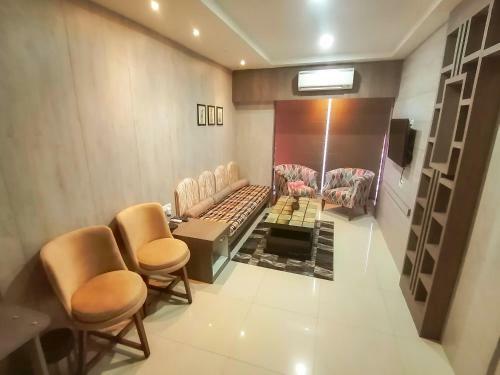 Hotel Ghar 365 Residency