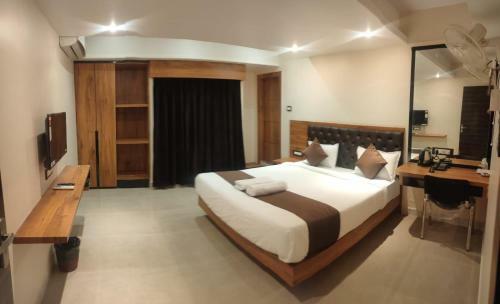 Hotel Aditya Inn