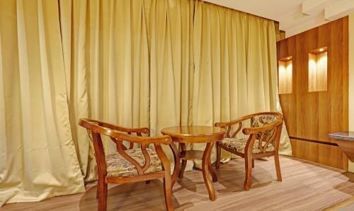 Treebo Tryst Hotel Apollo Grand