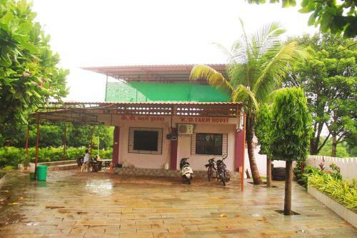 Villa Kd Aamrai Farm 2bhk House