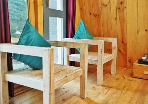 Hotel Dhauladhar View Village Resort