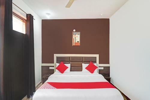 Hotel Oyo 80160 Om House