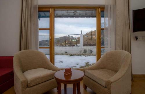 Stayvista At Amala Villa