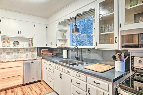 Whimsical Coeur Dalene Escape, Walk To Beach