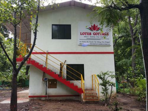 Hotel Lotus Cottage