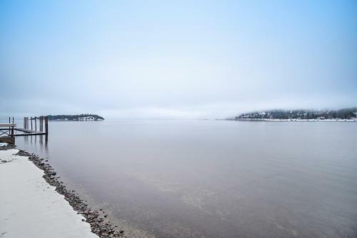 Lakeside Landing