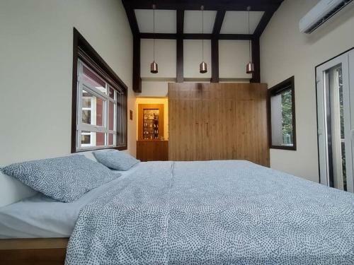 Villa Leisurely Clair de Lune 2bhk Pvt Jacuzzi, Alibaug