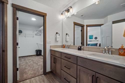 Elk Grove Getaway