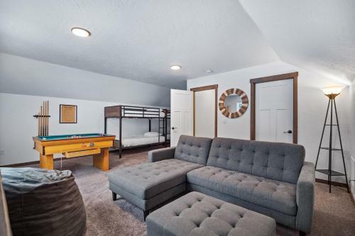 Elk Grove Getaway