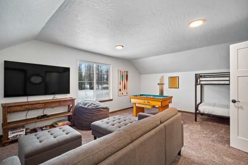 Elk Grove Getaway