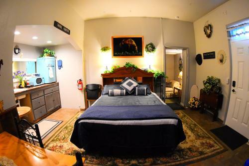 Hotel Salmon River Inn