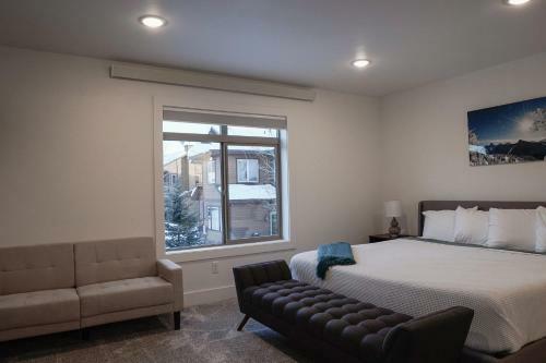 Teewinot Townhome
