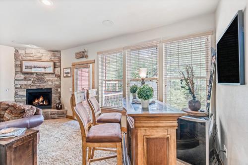 Heart Of Schweitzer Condo