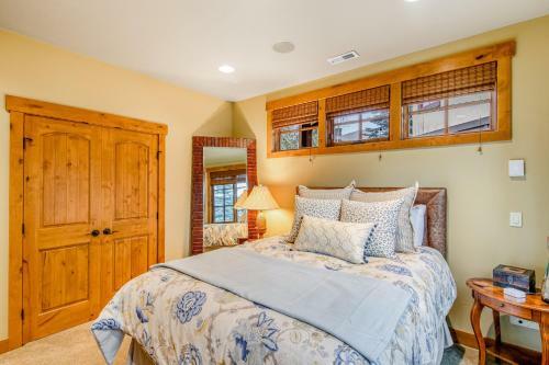 Lakeview Oasis