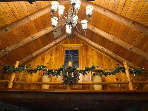 St Louis Metro East Log Cabin