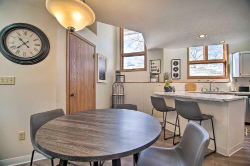 Stellar Villa With Deck, Gas Grill And Fireplace!