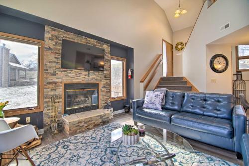 Stellar Villa With Deck, Gas Grill And Fireplace!