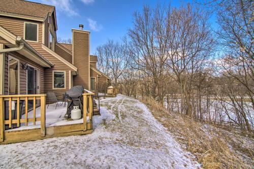 Stellar Villa With Deck, Gas Grill And Fireplace!