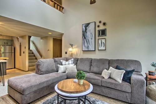 Lovely Townhome With Loft, 4 Mi To Lake Galena!