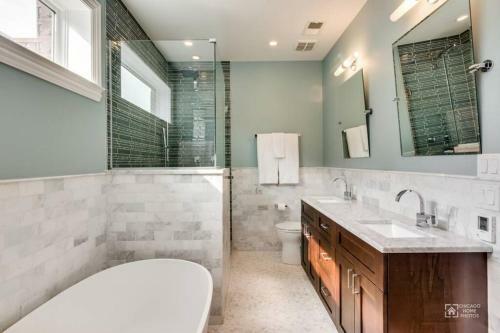 Gold Coast Villa With Free Parking Garage