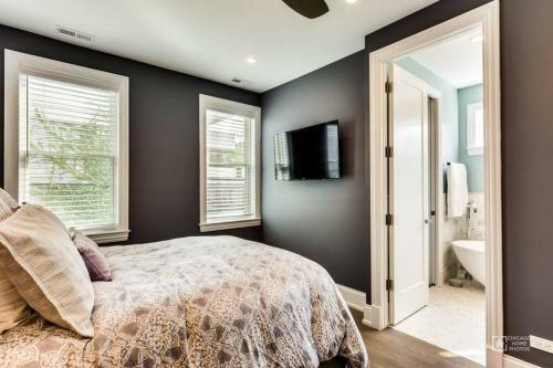 Gold Coast Villa With Free Parking Garage