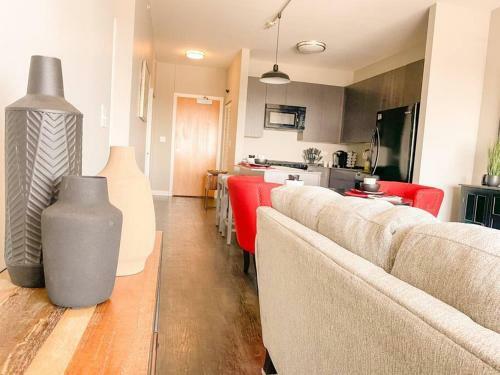 Luxury Executive Apartment Lakeview Steps From Mccormick Place