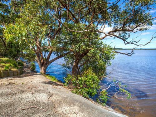 Curleys Outlook I Pet Friendly Waterfront