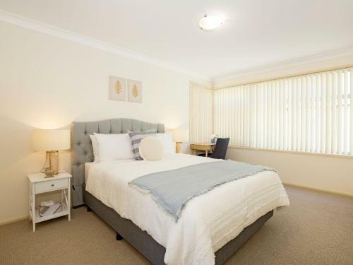 Salty Breeze - Pet Friendly - 10 Mins Walk To Beach