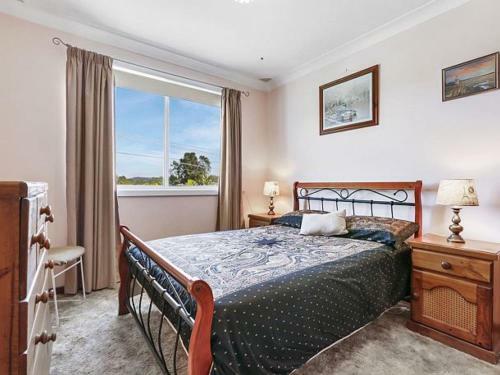 A Large Family Home Walk To Shops And Waters Edge