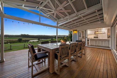 Beautiful Homestead Property With Mountain Views