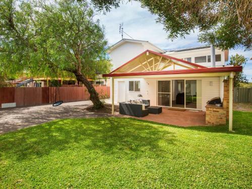 Peppertree Jervis Bay - Pet Friendly Beachfront With Sea Views