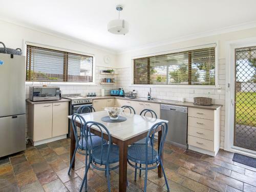 Roskell Retreat - Pet Friendly - 5 Mins Walk To Beach