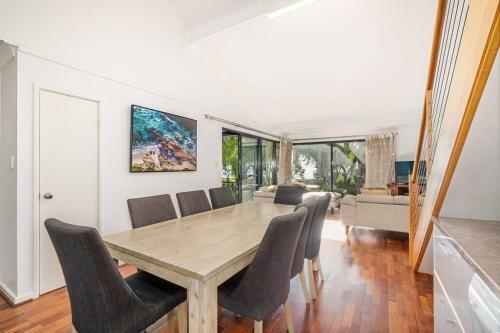 Absolute Waterfront - Unit 12a Cape View Resort