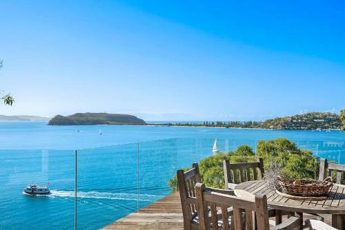 Cape Mackerel Cabin With Magic Palm Beach & Pittwater Views