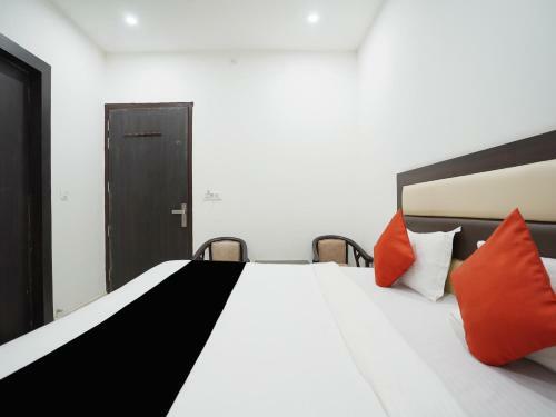 Collection O O 82887 Hotel Star Inn