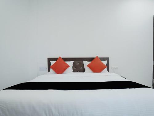 Collection O O 82887 Hotel Star Inn
