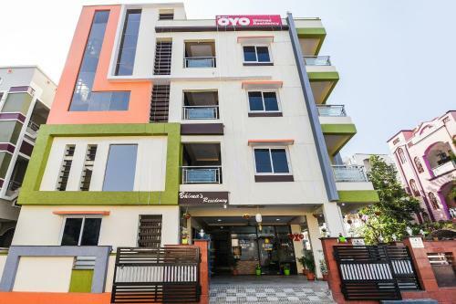 Hotel Vaccinated Staff - Oyo 28131 Bhimas Residency