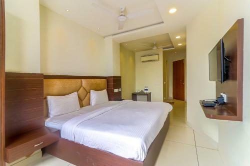 Fabhotel Nido Residency - Fully Vaccinated Staff