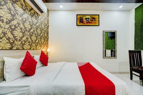 Oyo 81853 Hotel G Plaza