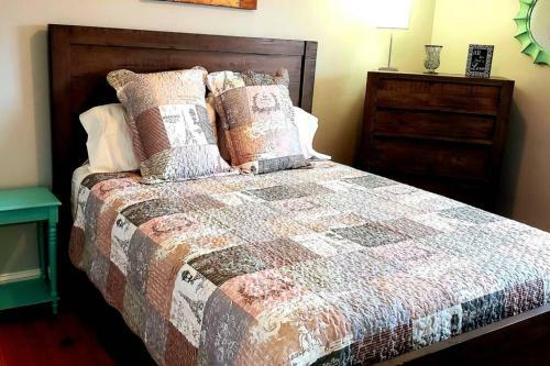 5 Star Monthly Cozy Entire Home