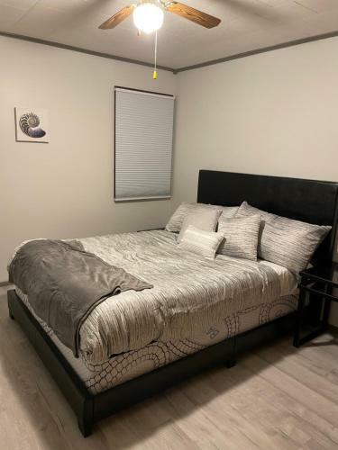 Luxury 2 Bedroom Spacious House With Huge Backyard