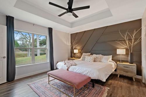 Lake Lbj 4br Home W/ Boat Deck, Huge Yard