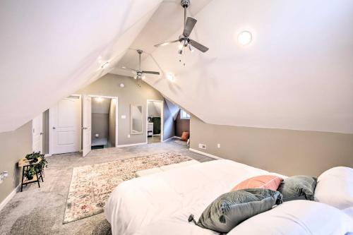 Sunny Duplex With Fire Pit, 2 Mi To Dtwn Indy