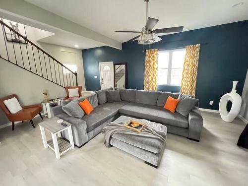 2300+ Sq. Ft. / 5 Min To Downtown & Mass Ave